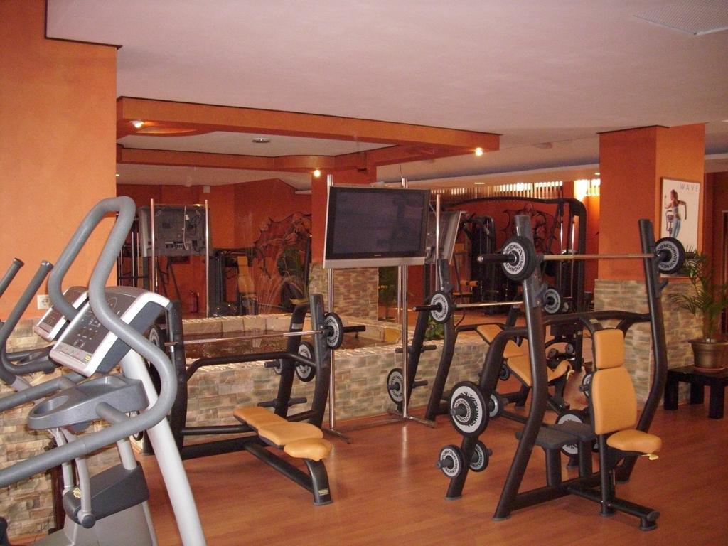 Hotel Imperial Inn Тыргу-Муреш Экстерьер фото
