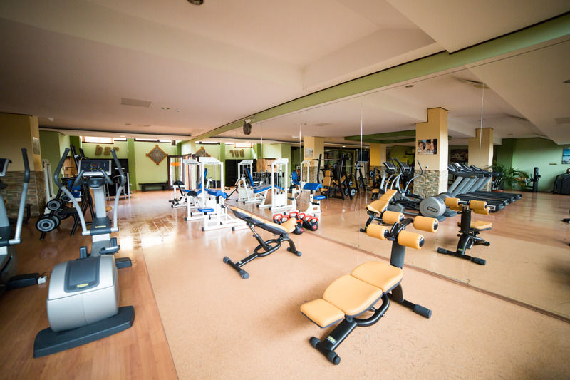 Hotel Imperial Inn Тыргу-Муреш Экстерьер фото