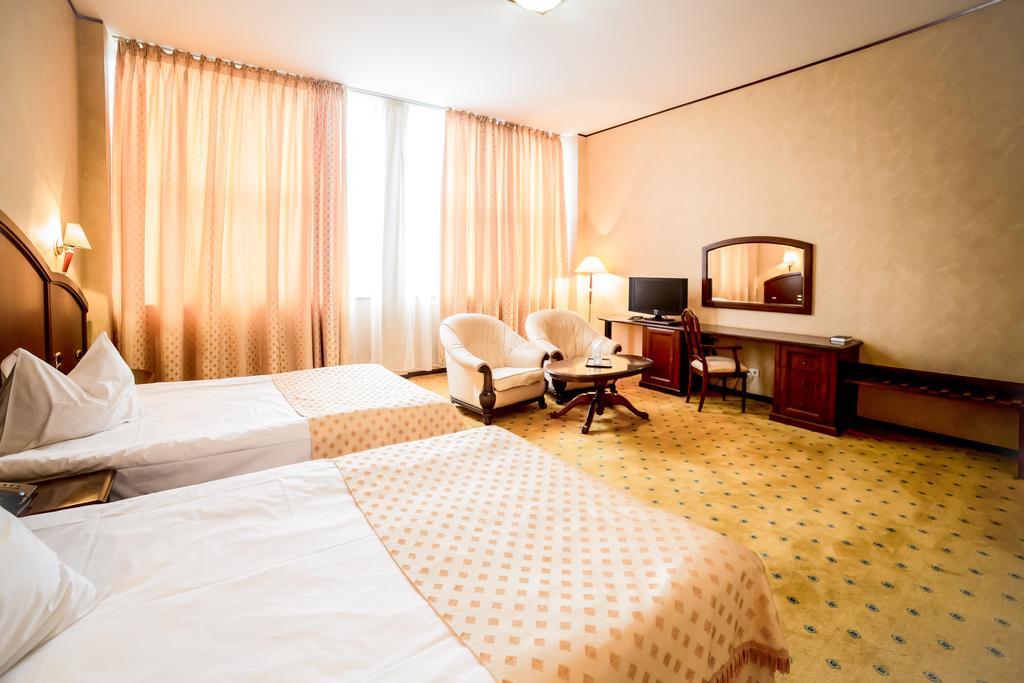 Hotel Imperial Inn Тыргу-Муреш Экстерьер фото