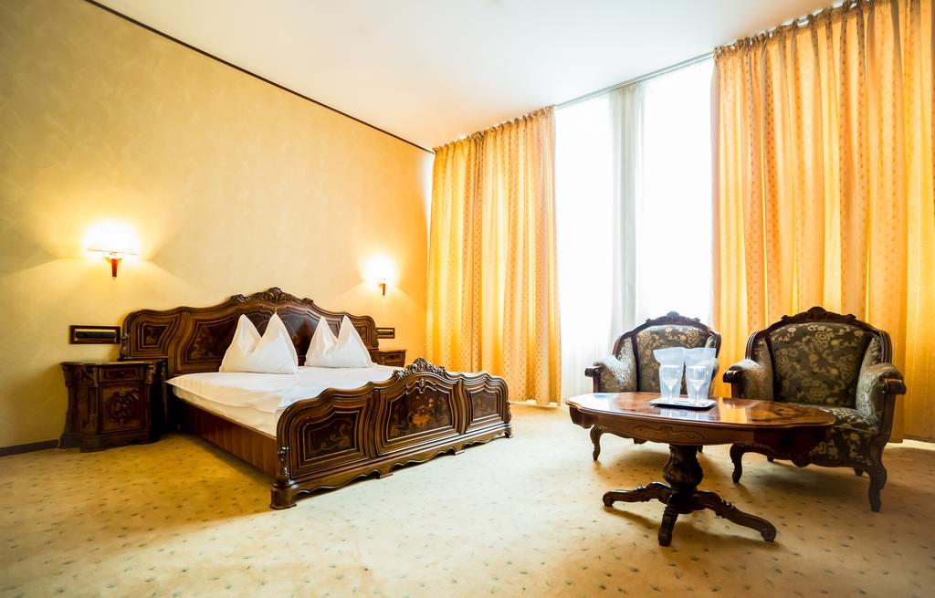 Hotel Imperial Inn Тыргу-Муреш Экстерьер фото